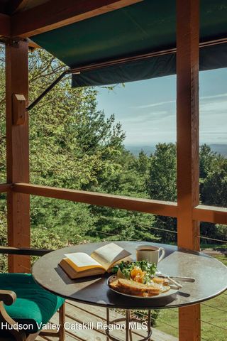 75 Hill 99, Woodstock, NY 12498