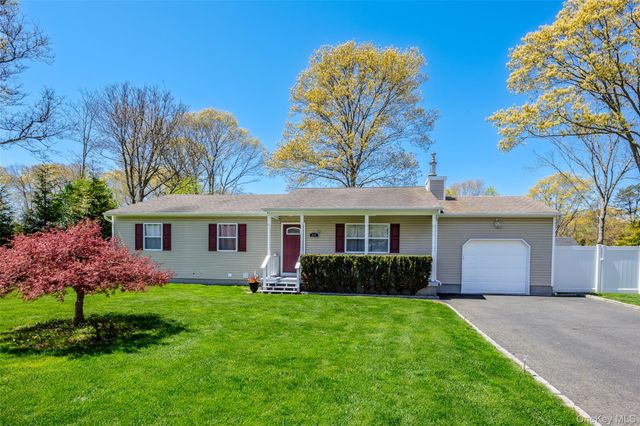 405 Puritan Drive, Yaphank, NY 11967