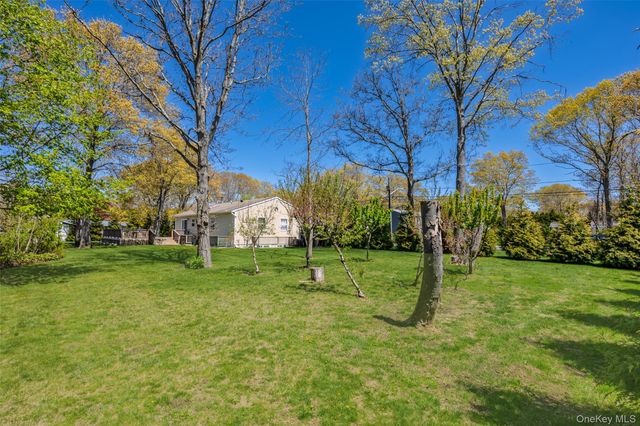 405 Puritan Drive, Yaphank, NY 11967