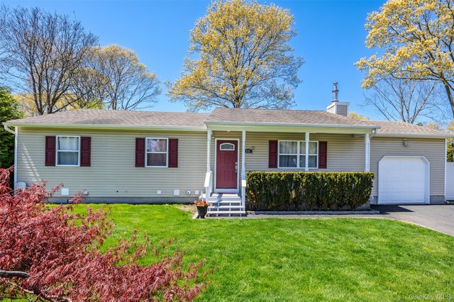 405 Puritan Drive, Yaphank, NY 11967