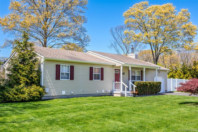 405 Puritan Drive, Yaphank, NY 11967