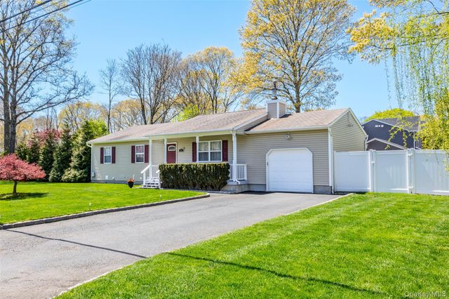 405 Puritan Drive, Yaphank, NY 11967