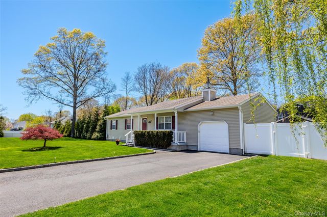 405 Puritan Drive, Yaphank, NY 11967
