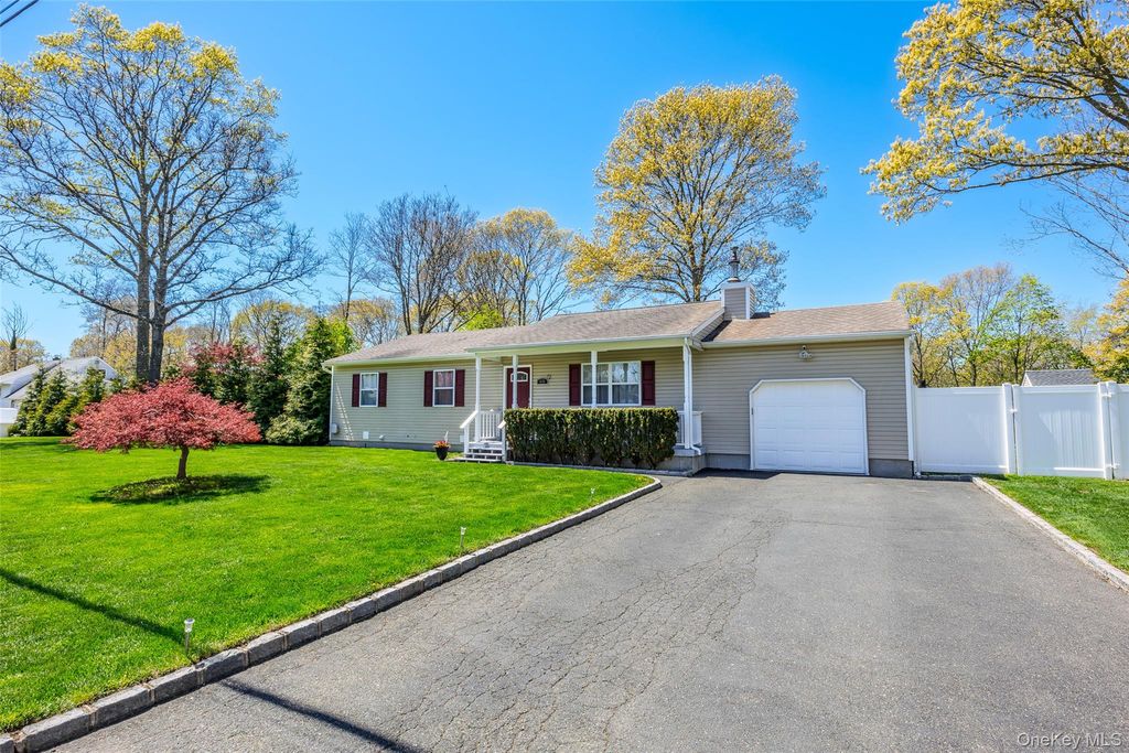 405 Puritan Drive, Yaphank, NY 11967