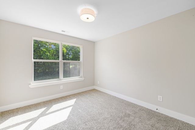 1055 Mustang Ct, Springfield, TN 37172