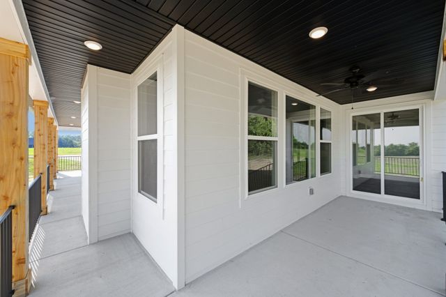 1055 Mustang Ct, Springfield, TN 37172