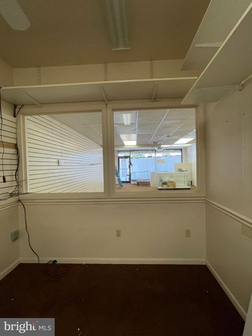 614 SOUTH AVE, Clifton Heights, PA 19018