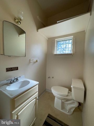 614 SOUTH AVE, Clifton Heights, PA 19018