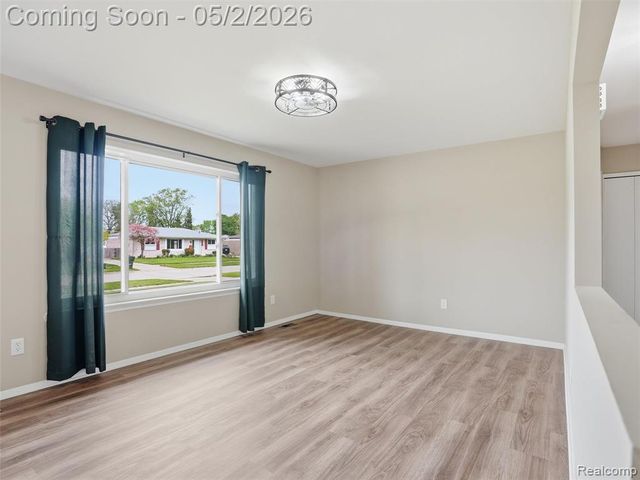 8618 Alwardt Drive, Sterling Heights, MI 48313
