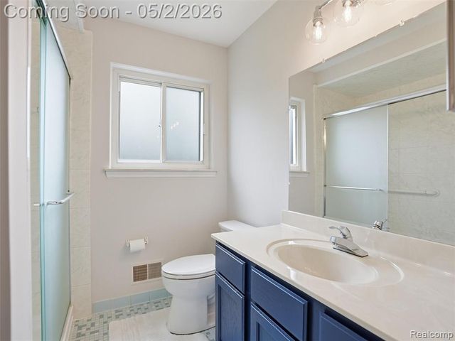 8618 Alwardt Drive, Sterling Heights, MI 48313