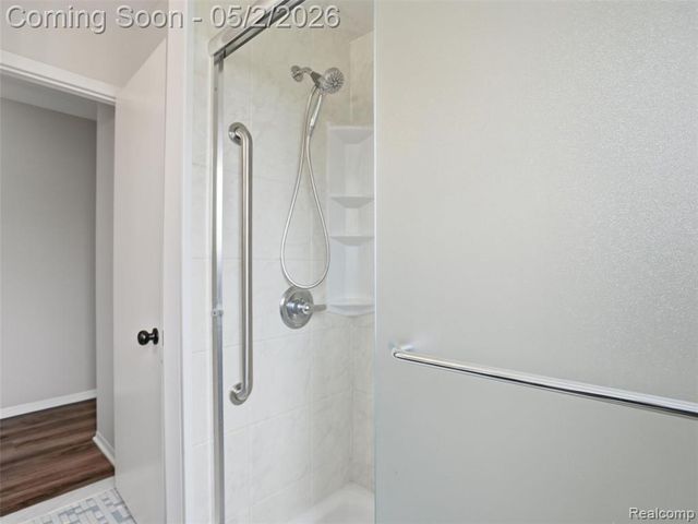8618 Alwardt Drive, Sterling Heights, MI 48313
