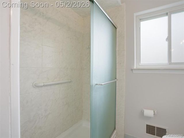 8618 Alwardt Drive, Sterling Heights, MI 48313