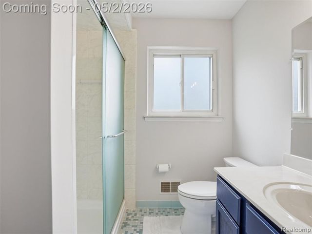 8618 Alwardt Drive, Sterling Heights, MI 48313