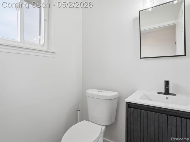 8618 Alwardt Drive, Sterling Heights, MI 48313