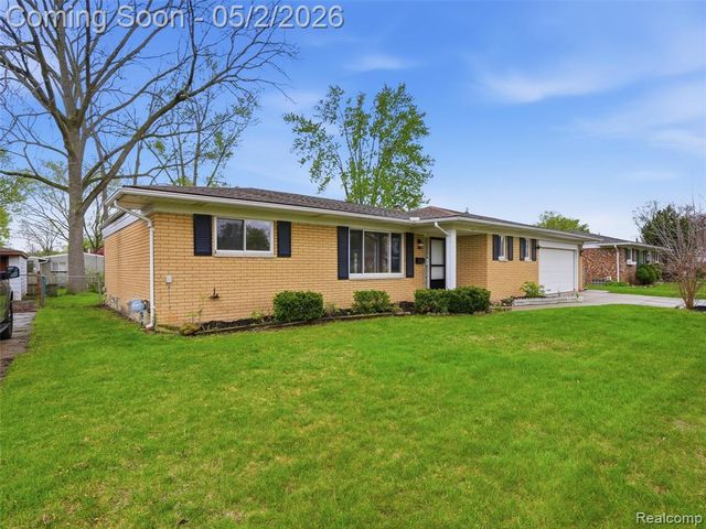 8618 Alwardt Drive, Sterling Heights, MI 48313