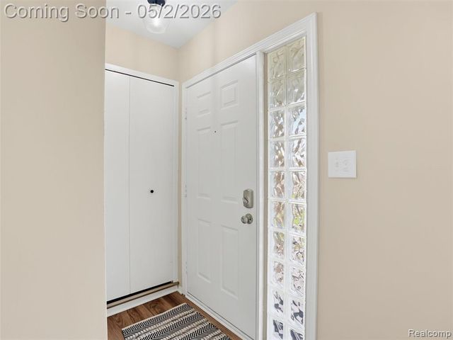 8618 Alwardt Drive, Sterling Heights, MI 48313