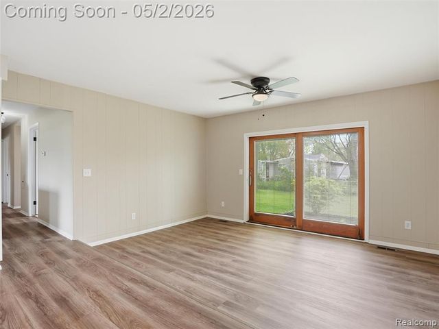 8618 Alwardt Drive, Sterling Heights, MI 48313