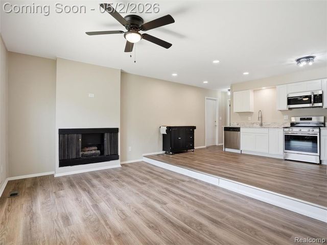 8618 Alwardt Drive, Sterling Heights, MI 48313