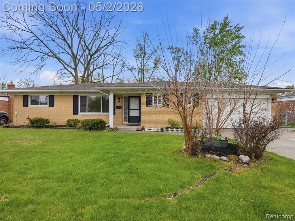8618 Alwardt Drive, Sterling Heights, MI 48313