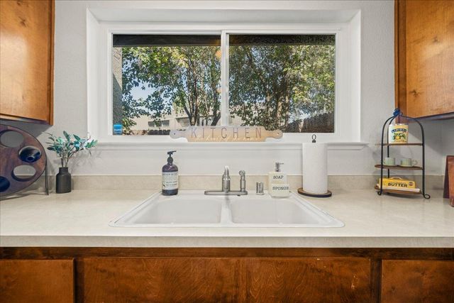 2669 Bradford Way, West Sacramento, CA 95691