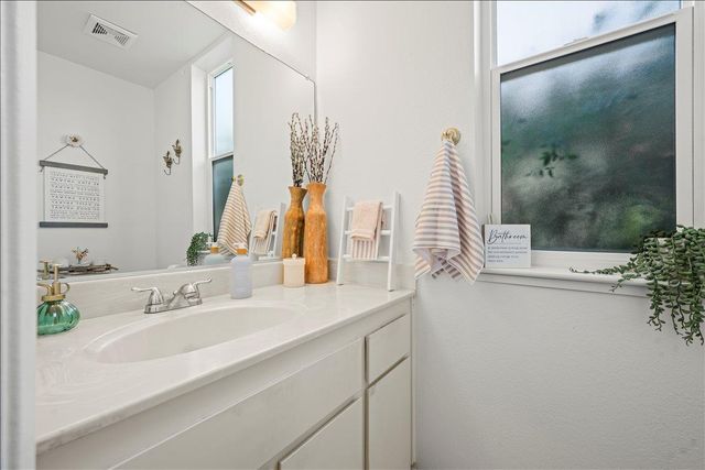 2669 Bradford Way, West Sacramento, CA 95691