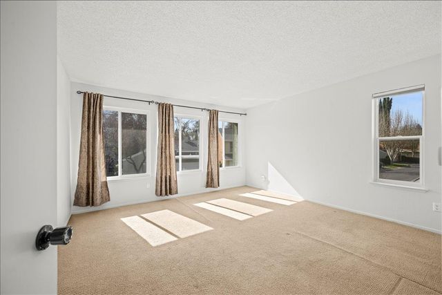 2669 Bradford Way, West Sacramento, CA 95691