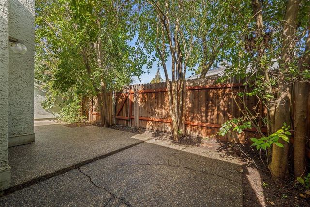 2669 Bradford Way, West Sacramento, CA 95691