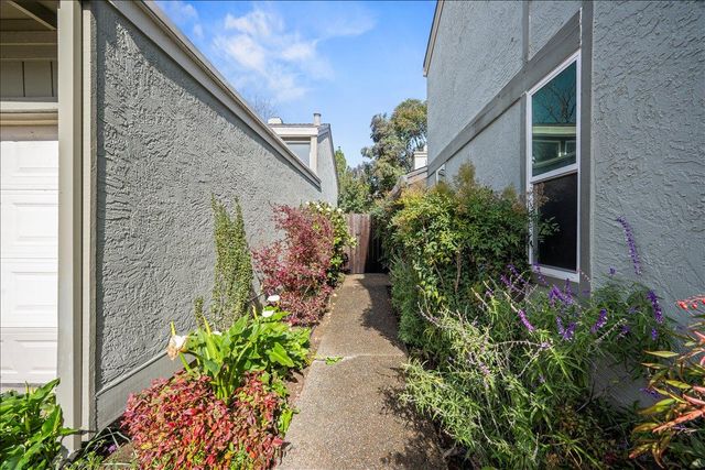 2669 Bradford Way, West Sacramento, CA 95691