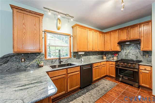 15940 Kentflatts Ln, Lanexa, VA 23089