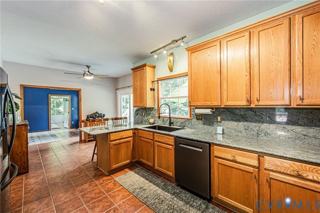15940 Kentflatts Ln, Lanexa, VA 23089