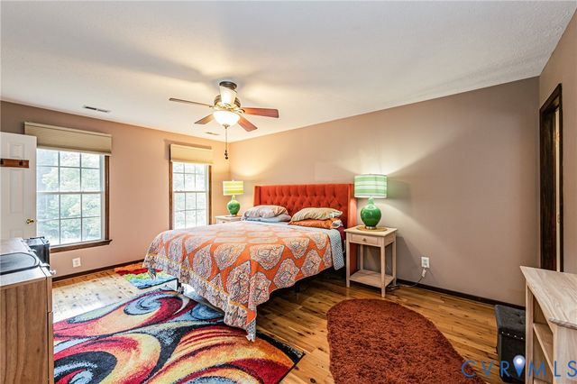 15940 Kentflatts Ln, Lanexa, VA 23089