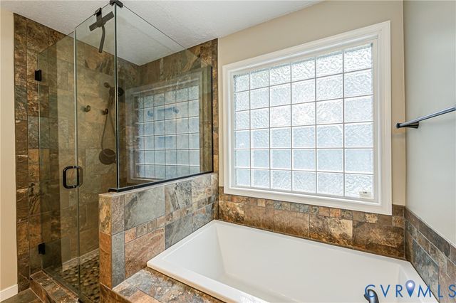 15940 Kentflatts Ln, Lanexa, VA 23089