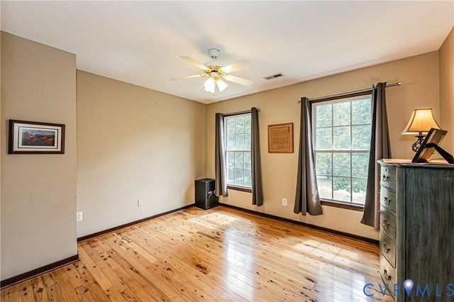 15940 Kentflatts Ln, Lanexa, VA 23089