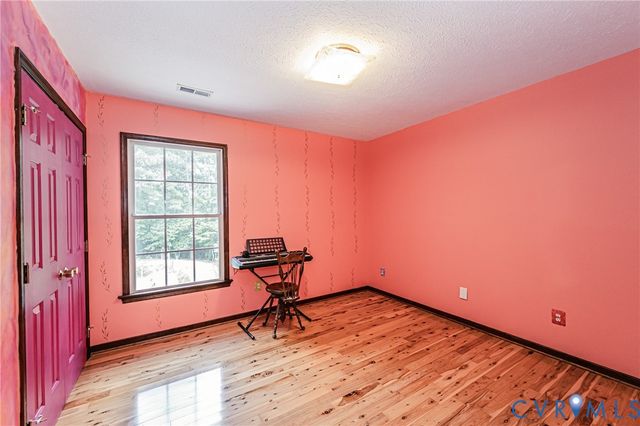 15940 Kentflatts Ln, Lanexa, VA 23089