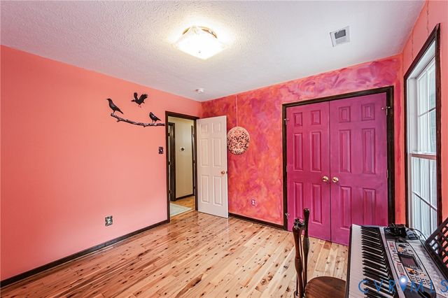 15940 Kentflatts Ln, Lanexa, VA 23089