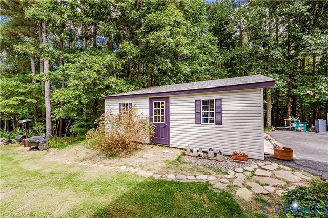 15940 Kentflatts Ln, Lanexa, VA 23089