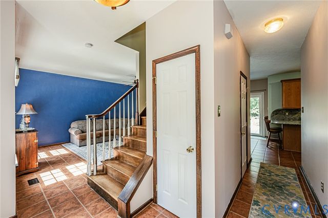 15940 Kentflatts Ln, Lanexa, VA 23089
