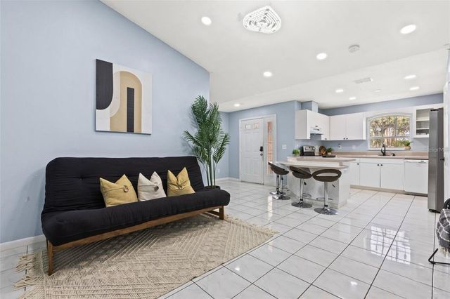 5102 N MACDILL AVENUE, Tampa, FL 33614