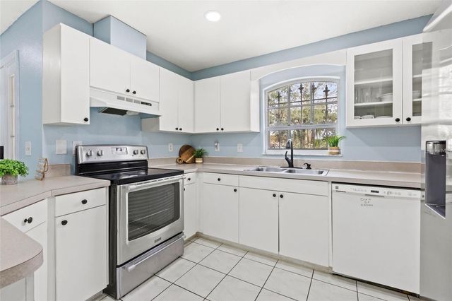 5102 N MACDILL AVENUE, Tampa, FL 33614