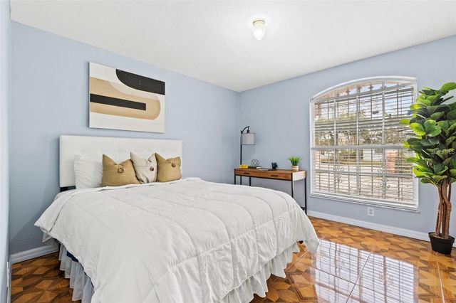 5102 N MACDILL AVENUE, Tampa, FL 33614