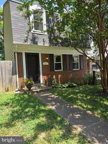 1231 THOMAS JEFFERSON PL, Fredericksburg, VA 22405
