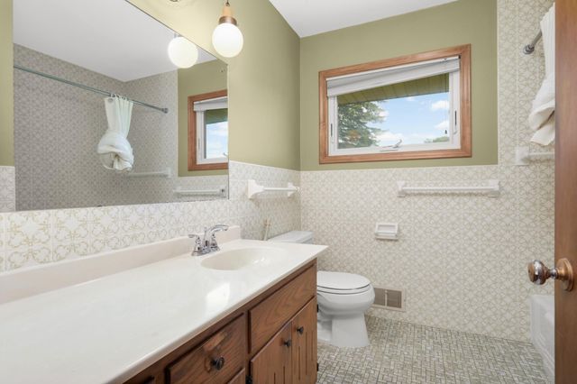 6751 Madison Street NE, Fridley, MN 55432
