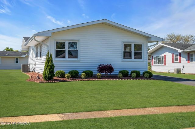 140 Clay Circle, Brick, NJ 08724