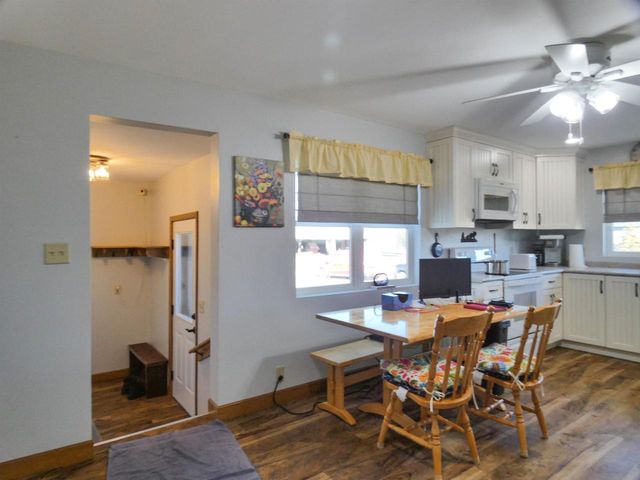 2238 GOLDEN GLOW ROAD, De Pere, WI 54115