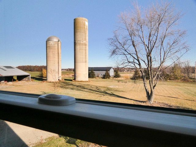 2238 GOLDEN GLOW ROAD, De Pere, WI 54115