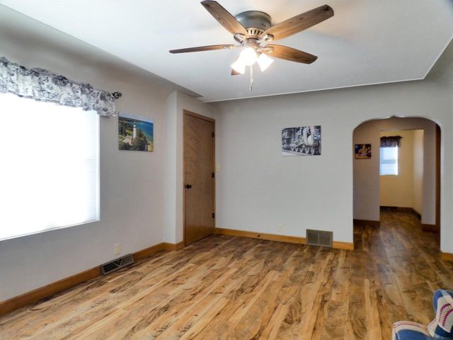 2238 GOLDEN GLOW ROAD, De Pere, WI 54115