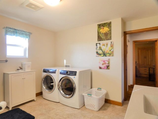 2238 GOLDEN GLOW ROAD, De Pere, WI 54115