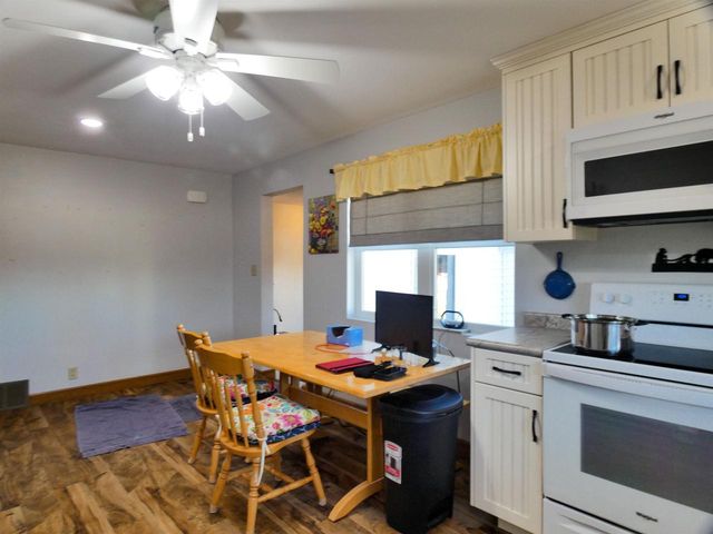 2238 GOLDEN GLOW ROAD, De Pere, WI 54115