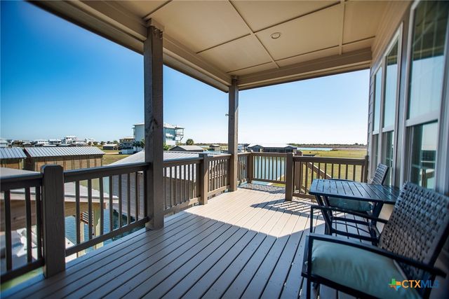 507 S 7th Street, Port O'connor, TX 77982