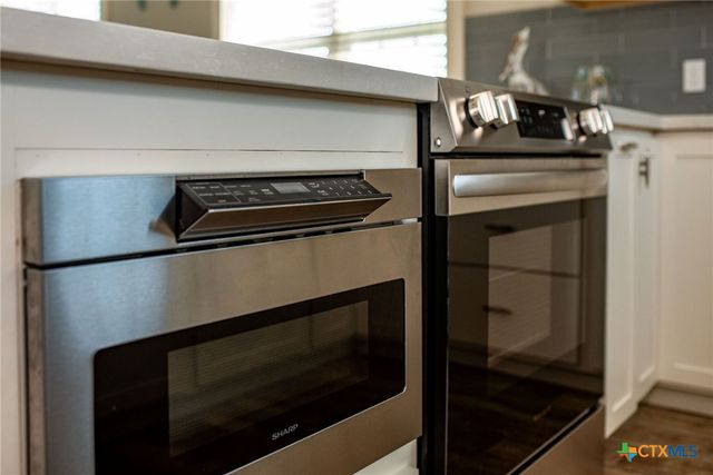 507 S 7th Street, Port O'connor, TX 77982